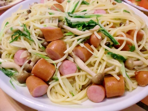 子どもが大好き♪ウィンナーと水菜のパスタ